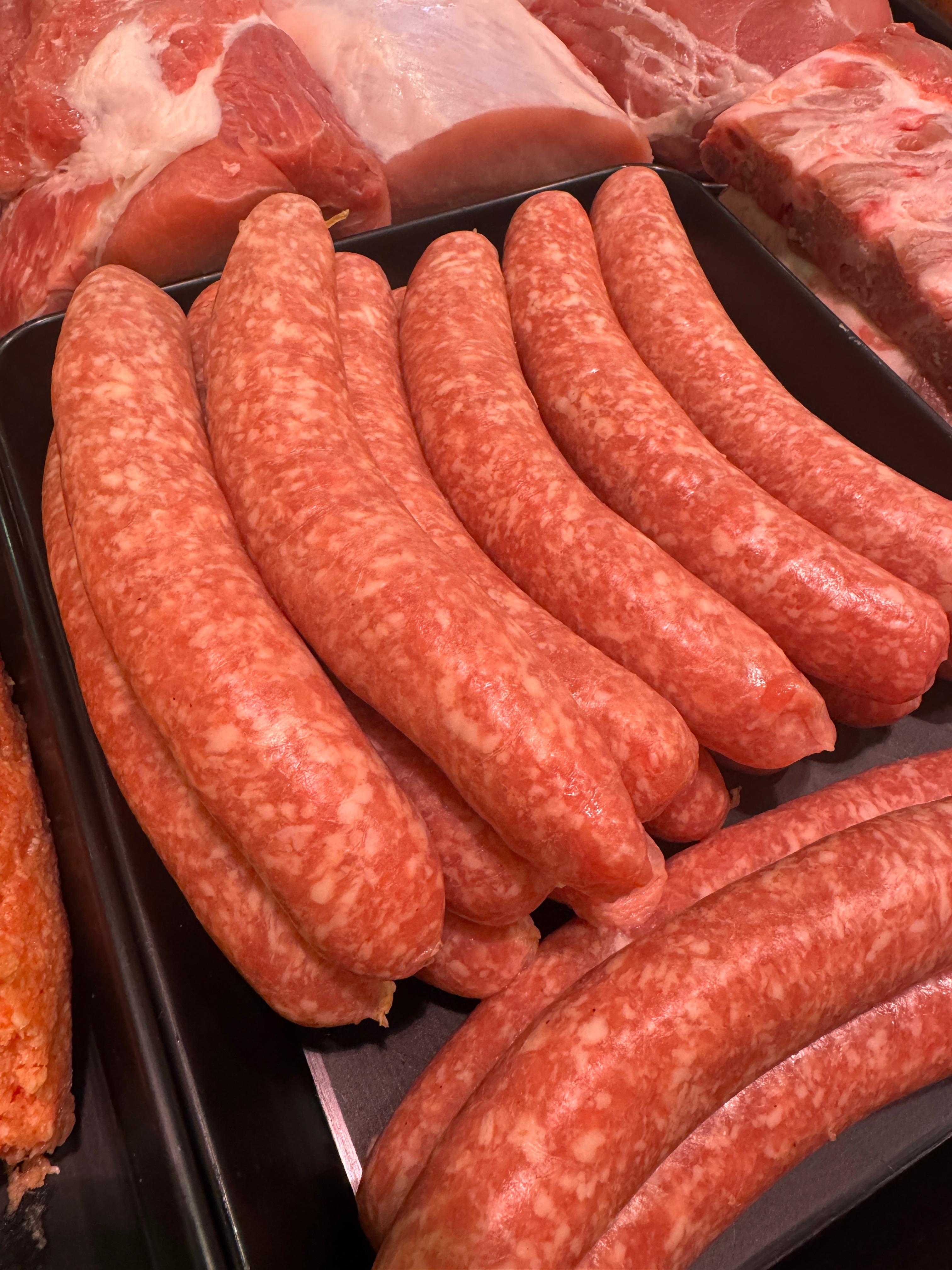 Frische Bratwurst aus eigener  Herstellung